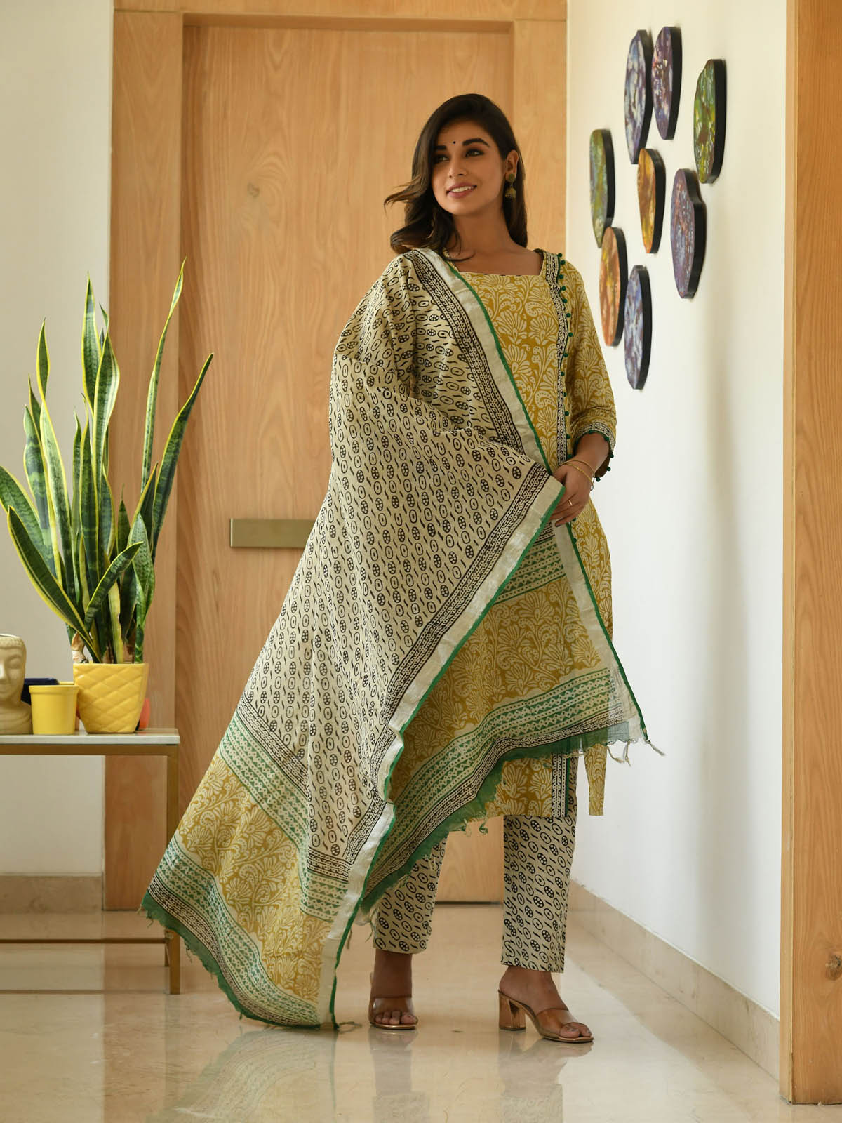 EKAA BLOCK PRINTED KURTA-PANTS & DUPATTA SET