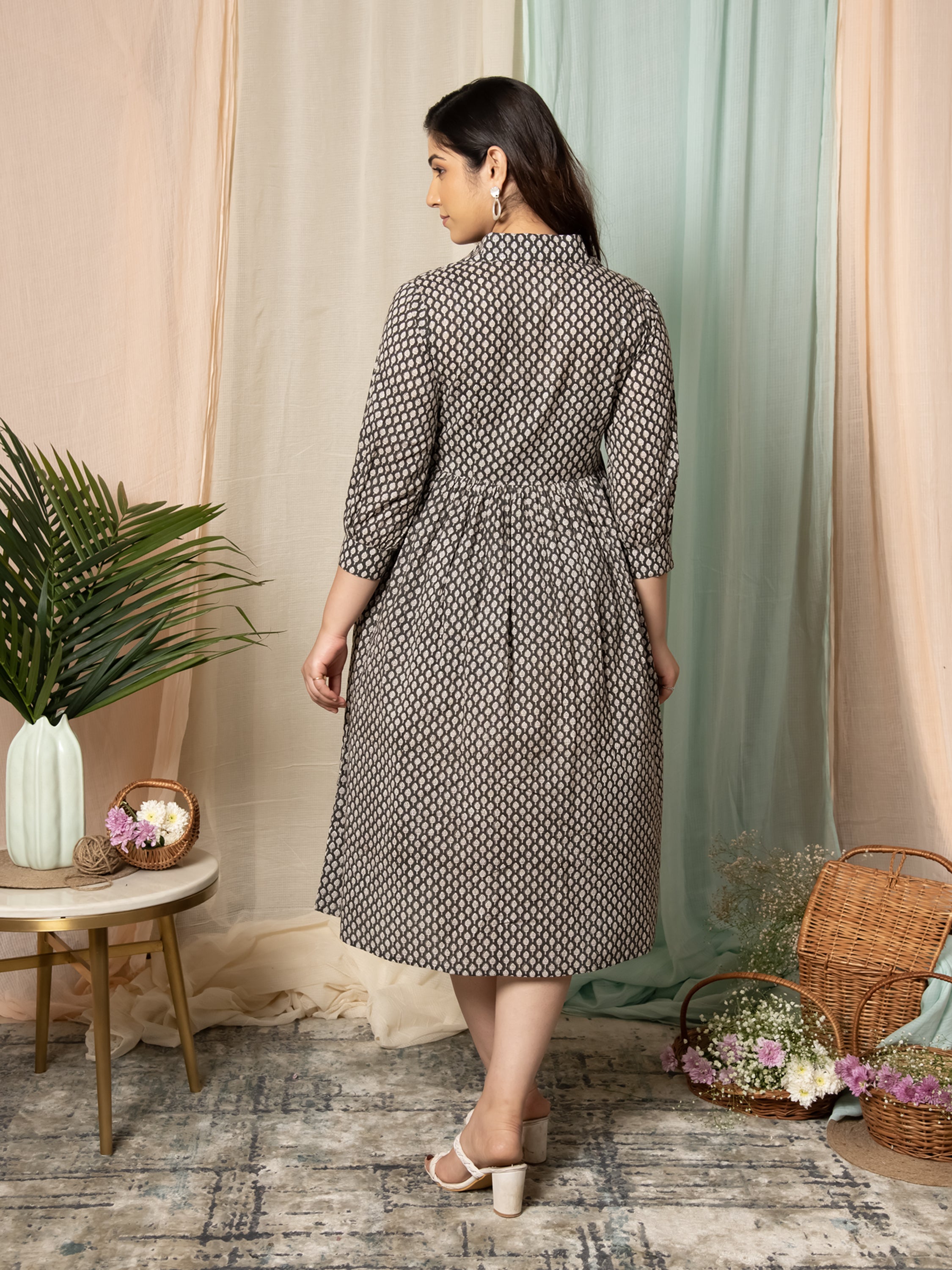 block print shirt dress Short Sleeve Puff Sleeve Block Print Shirt Midi Dress - SMALL / Black