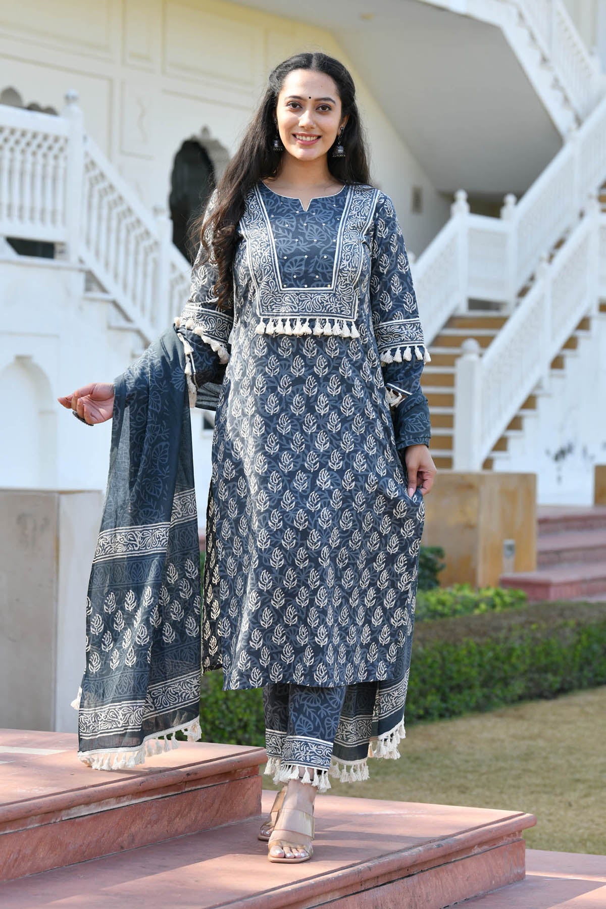ADHUNA BLOCK PRINTED KURTA-PANTS & DUPATTA SET